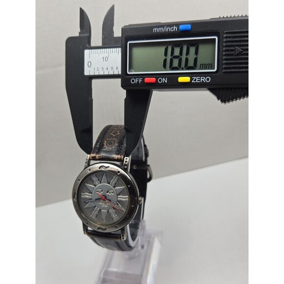 Vintage CS Ltd Hong Kong Celestial Sun Face Quartz Watch New Battery Brown Strap main image 4